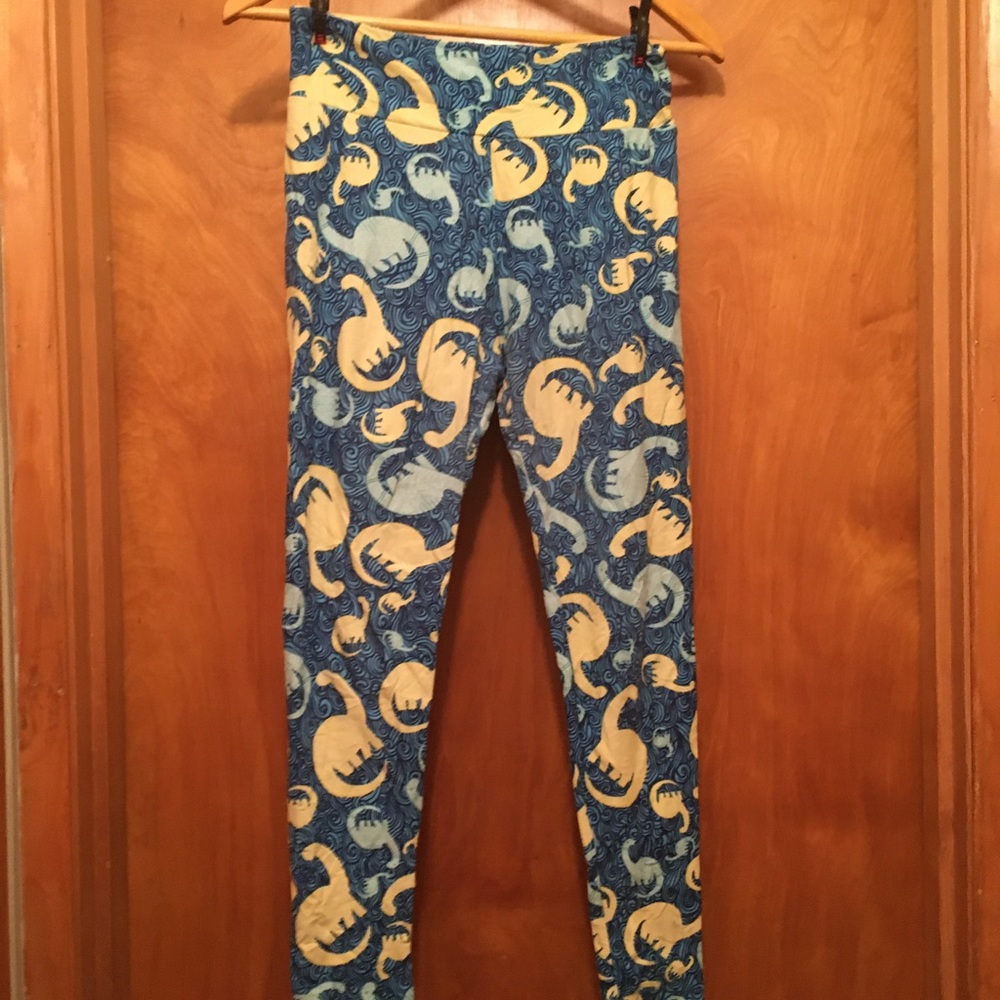 One size Lularoe leggings. Like new